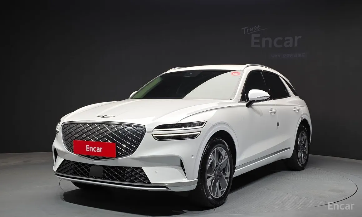 Фото 1 - Genesis GV70