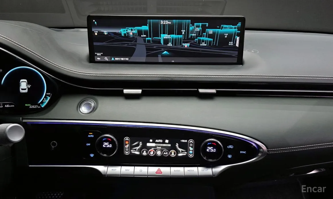 Фото 15 - Genesis GV70