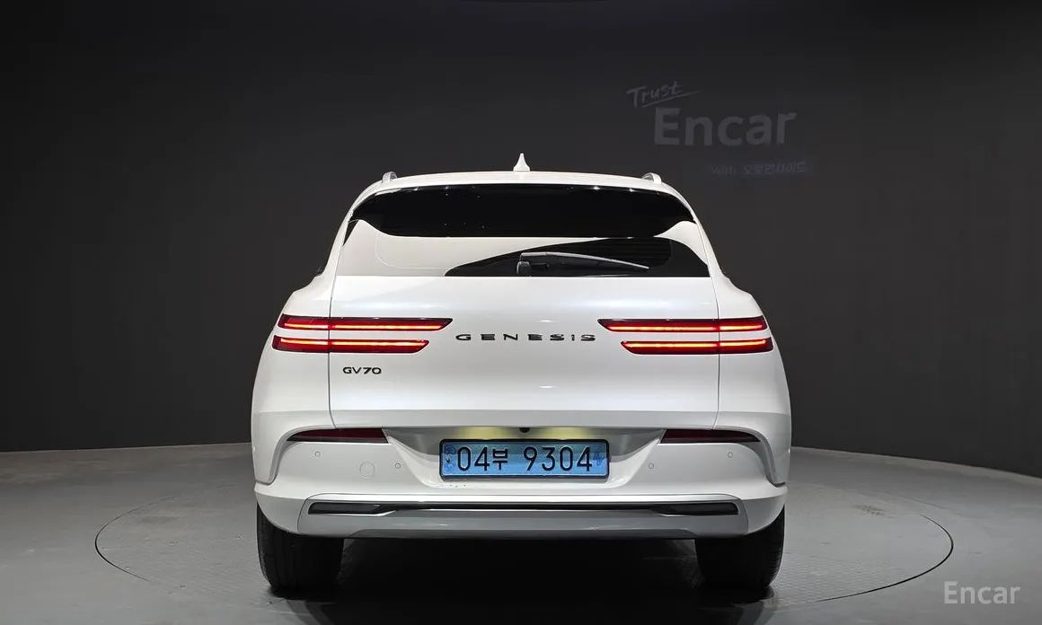 Фото 4 - Genesis GV70