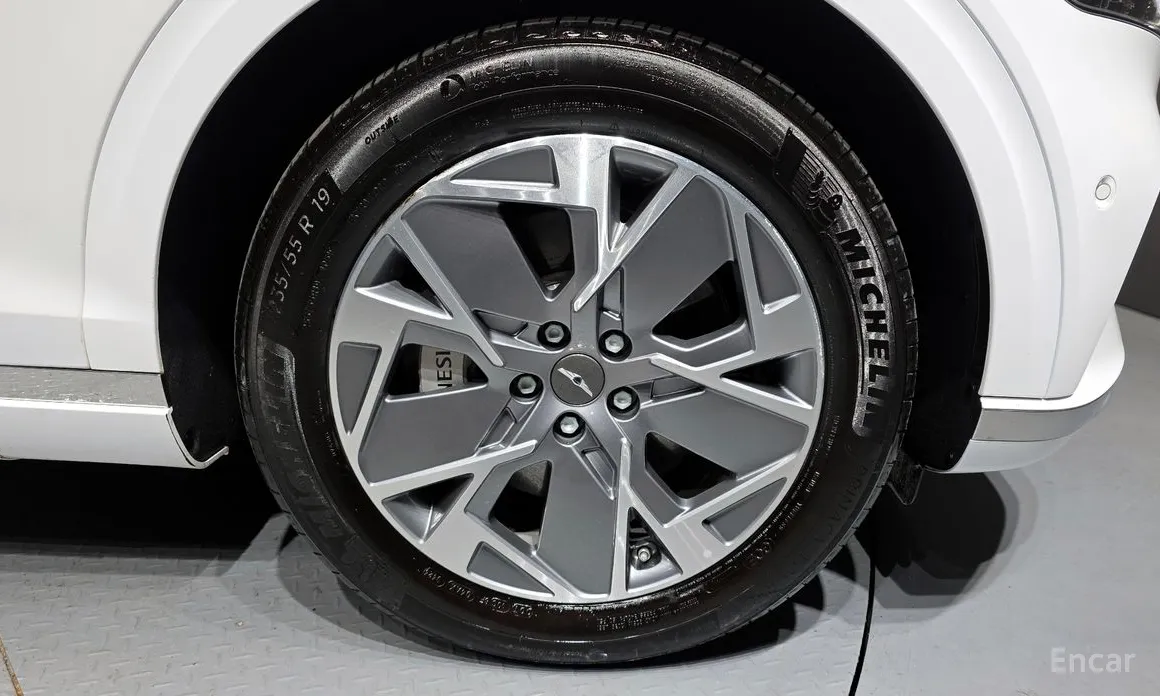 Фото 5 - Genesis GV70