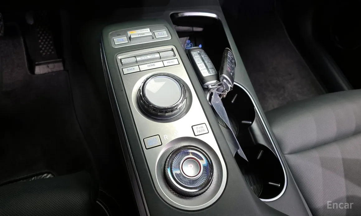 Фото 9 - Genesis GV70