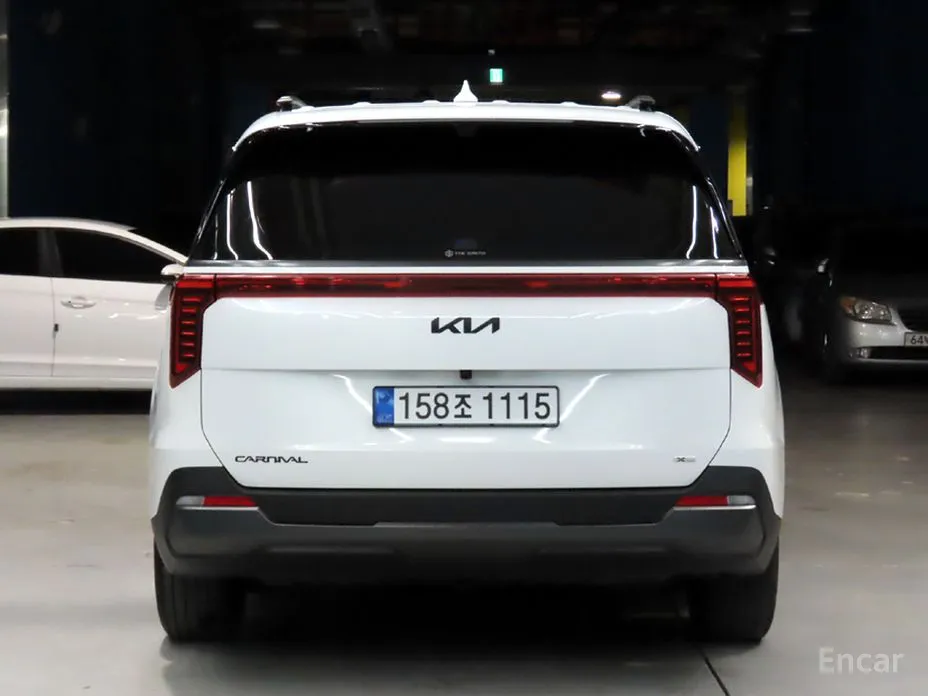 Фото 4 - Kia Carnival