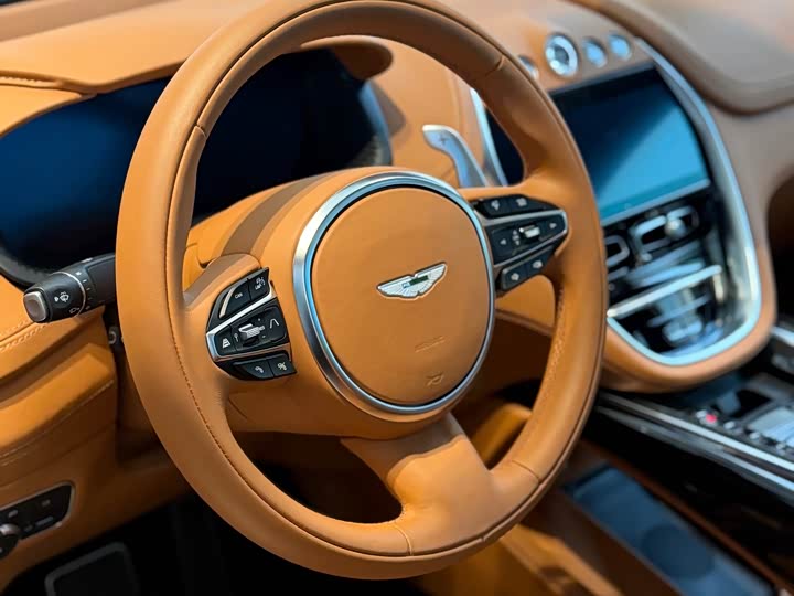 Фото 6 - Aston Martin DBX
