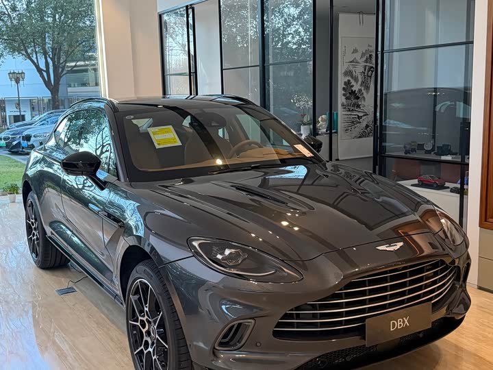 Фото 9 - Aston Martin DBX