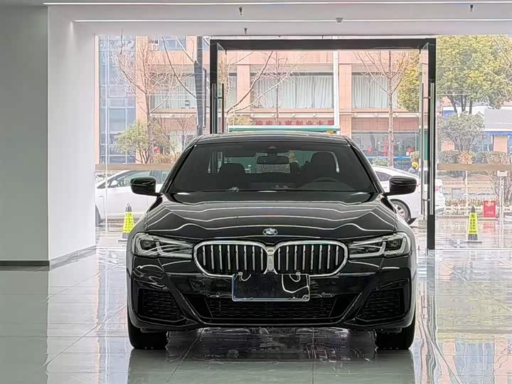 Фото 3 - BMW 5 Series