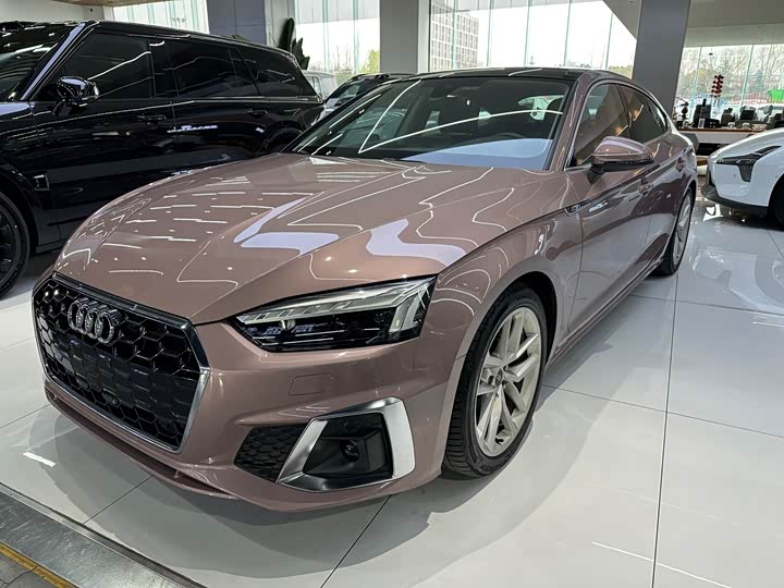 Фото 1 - Audi A5