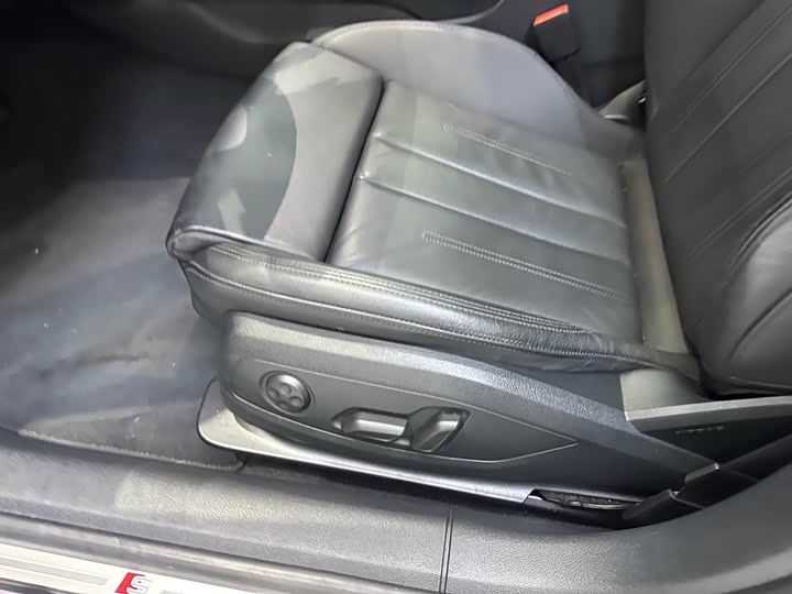 Фото 8 - Audi A5