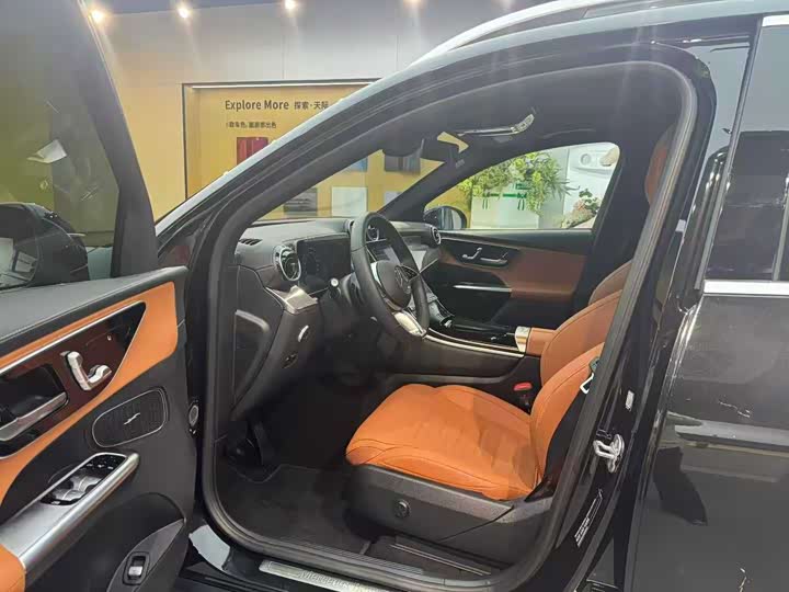 Photo 4 - Mercedes-Benz GLC-Class