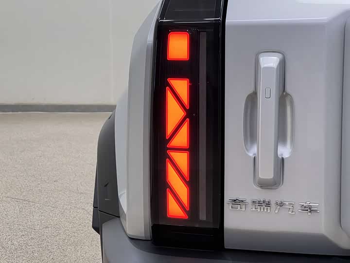 Photo 8 - Chery iCar 03