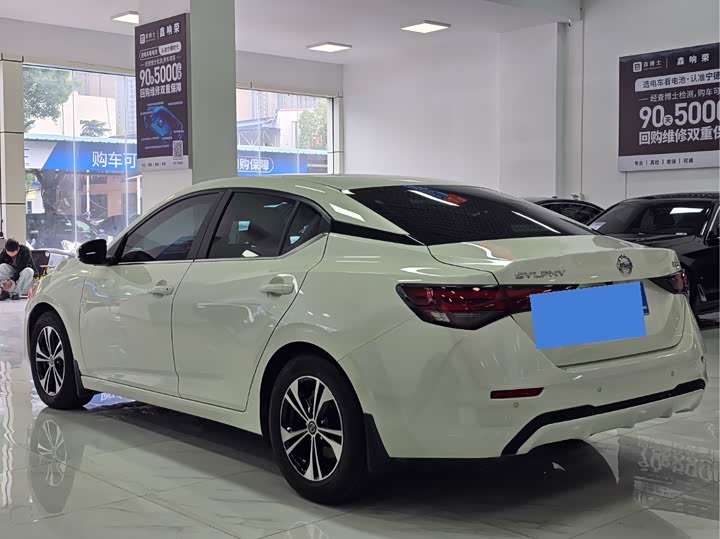 Фото 4 - Nissan Sylphy