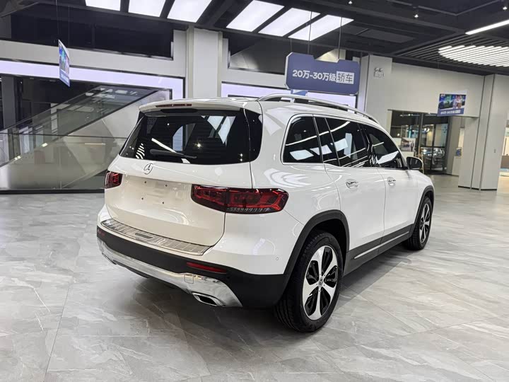 Фото 8 - Mercedes-Benz GLB-Class