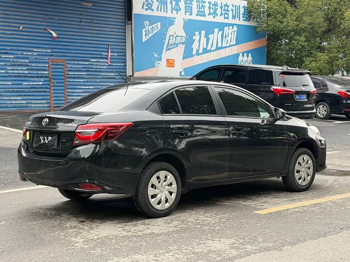 Фото 4 - Toyota Vios