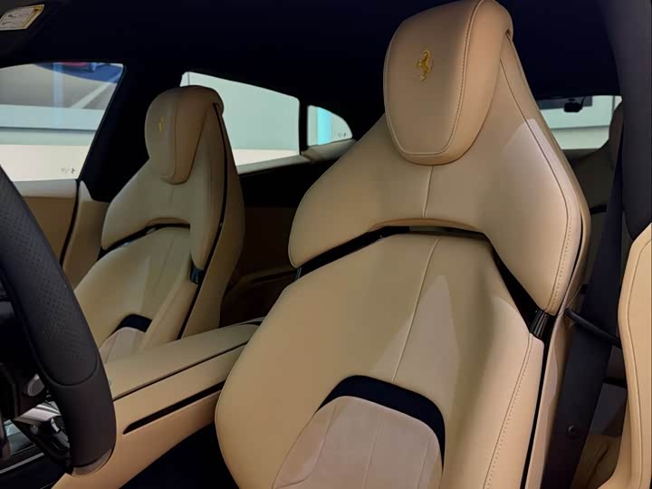 Фото 3 - Ferrari Purosangue