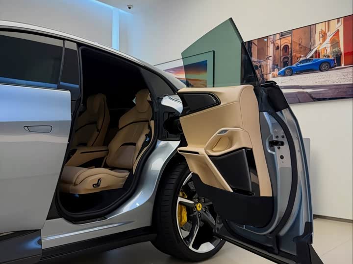 Фото 6 - Ferrari Purosangue