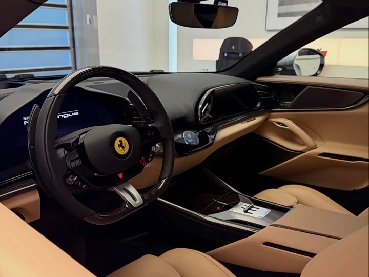 Фото 7 - Ferrari Purosangue