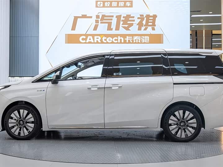 Фото 3 - GAC Trumpchi E8