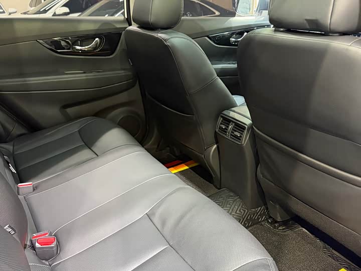 Фото 9 - Nissan X-Trail