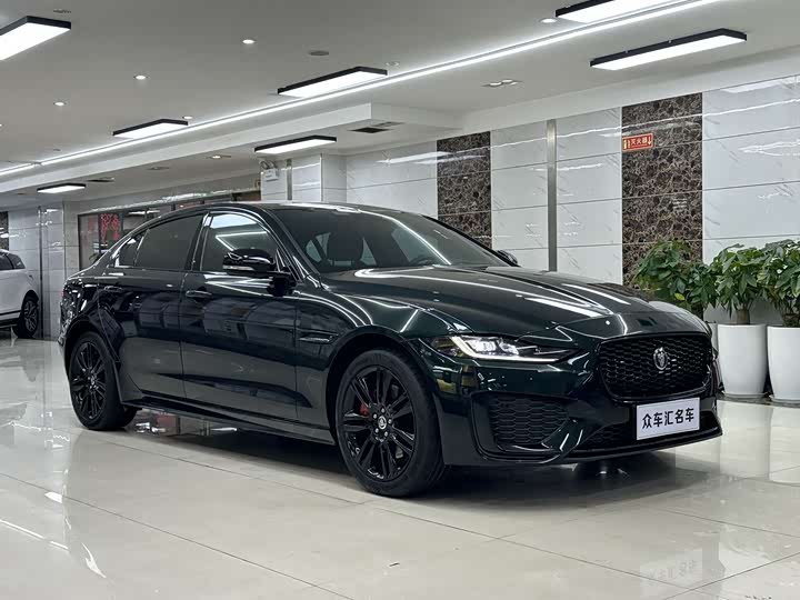 Photo 3 - Jaguar XE L