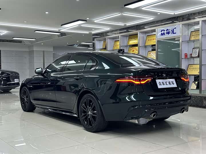 Photo 4 - Jaguar XE L