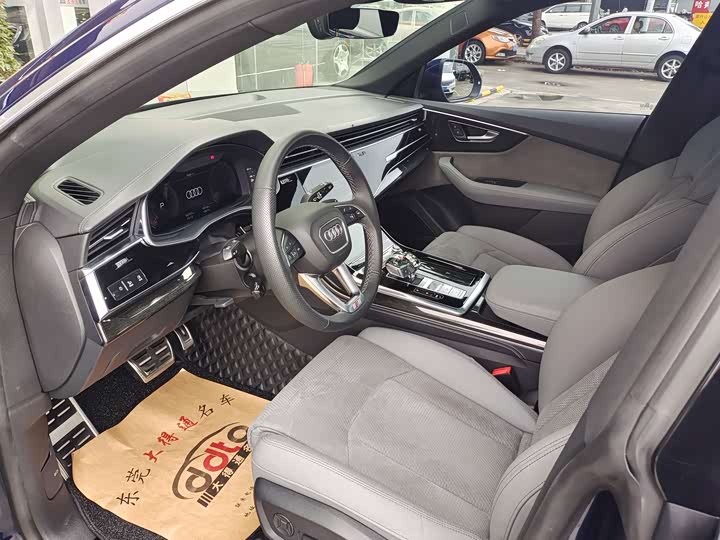 Фото 5 - Audi Q8