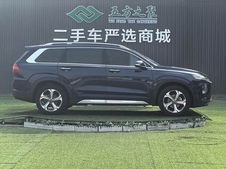 Фото 4 - Hyundai Santa Fe