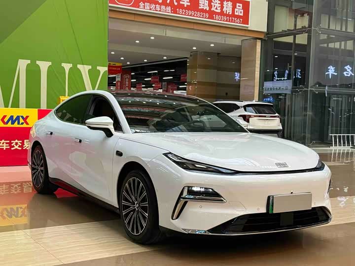 Фото 3 - Geely Galaxy Starshine 8 EM-i