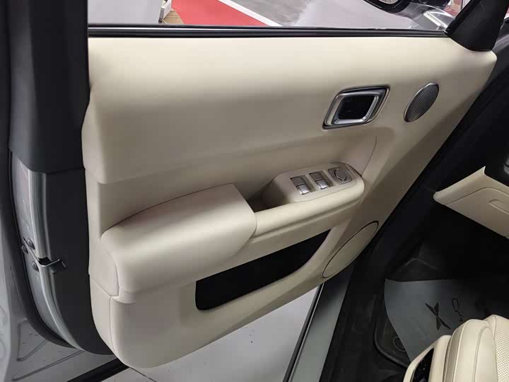 Фото 5 - LiXiang L8