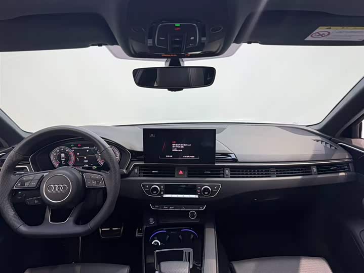 Фото 7 - Audi A4L