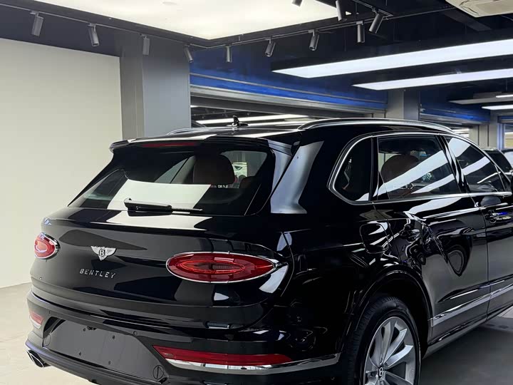 Фото 10 - Bentley Bentayga