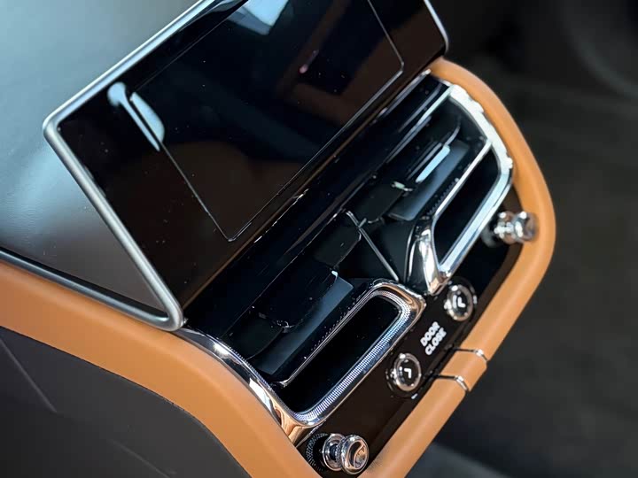 Фото 6 - Bentley Bentayga