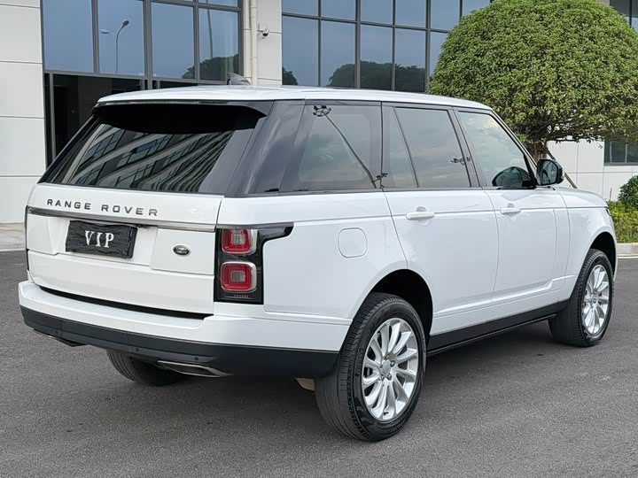 Photo 6 - Land Rover Range Rover