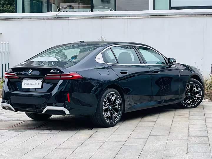 Фото 3 - BMW 5 Series