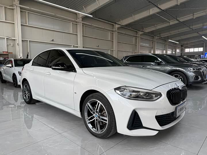 Фото 3 - BMW 1 Series