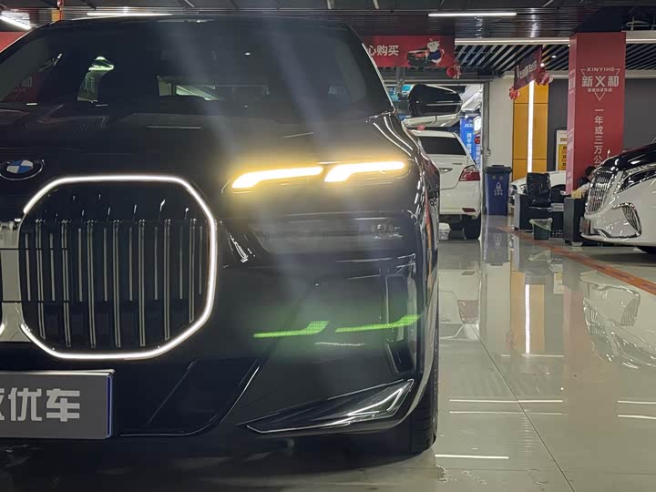 Фото 5 - BMW 7 Series