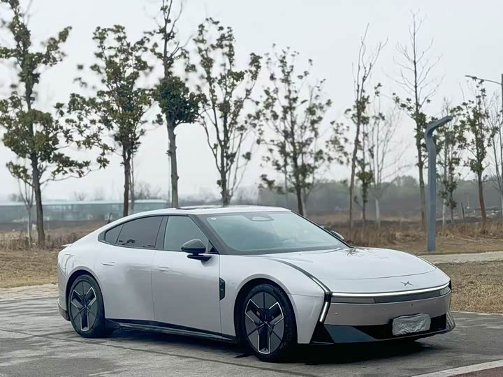 Фото 3 - XPeng P7