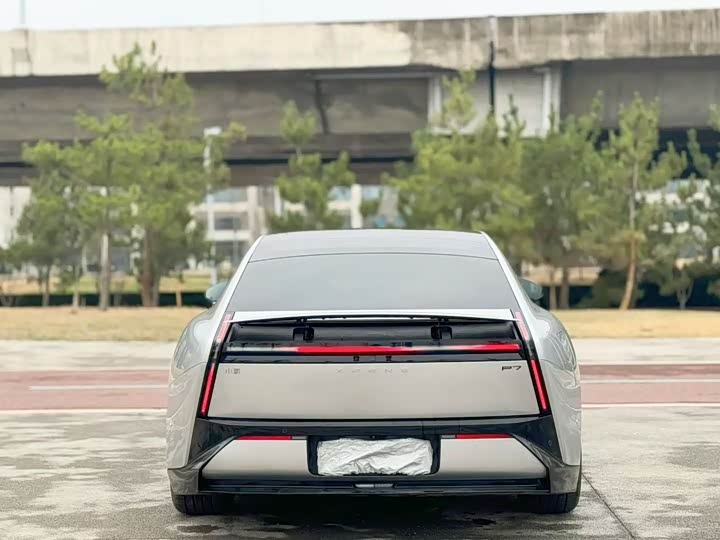 Фото 8 - XPeng P7