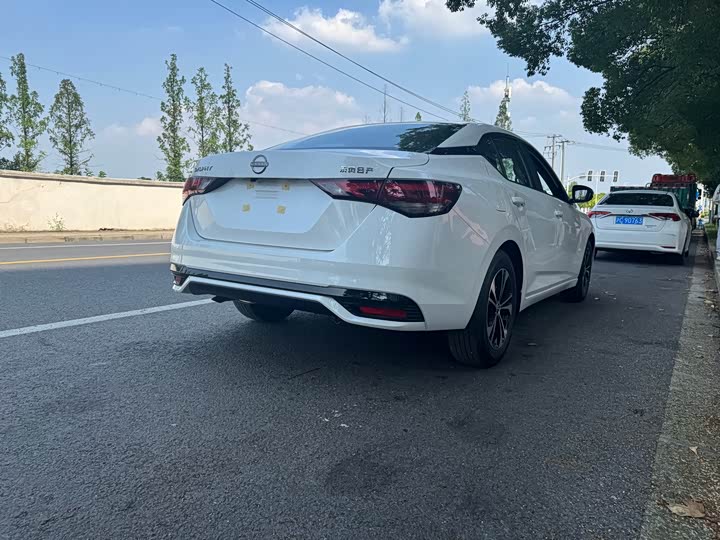 Фото 7 - Nissan Sylphy