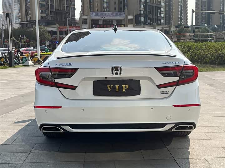 Фото 5 - Honda Accord