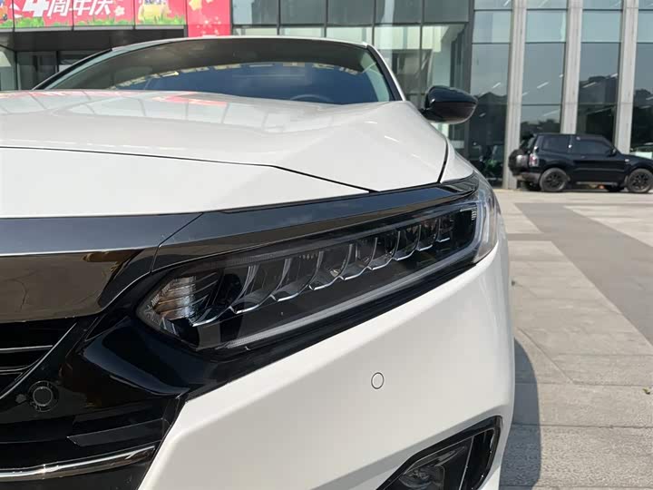 Фото 9 - Honda Accord