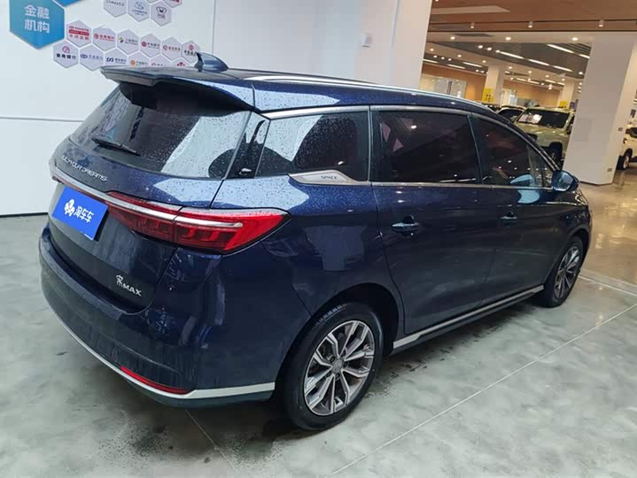 Фото 3 - BYD Song Max