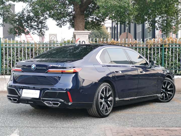 Фото 4 - BMW 7 Series Hybrid