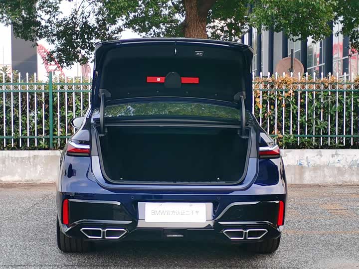 Фото 6 - BMW 7 Series Hybrid