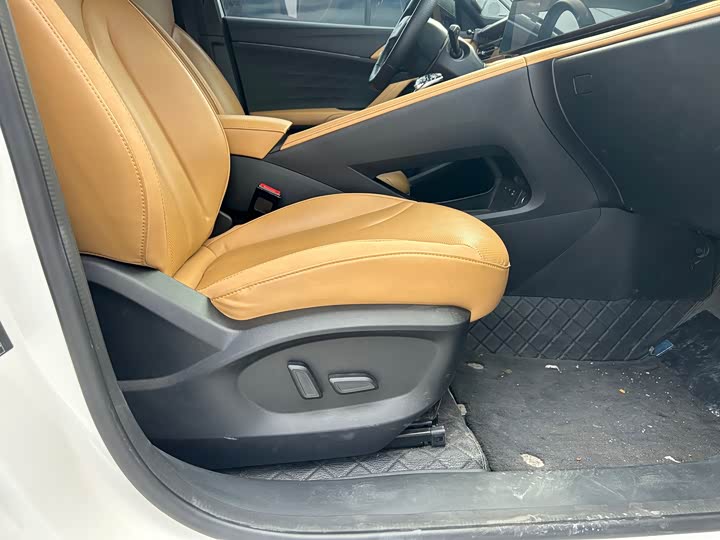 Фото 5 - Roewe RX5