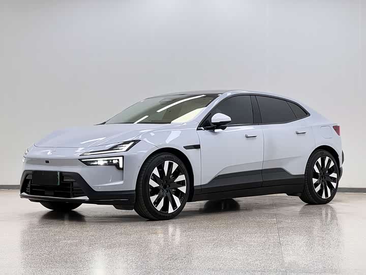 Фото 1 - Polestar 4