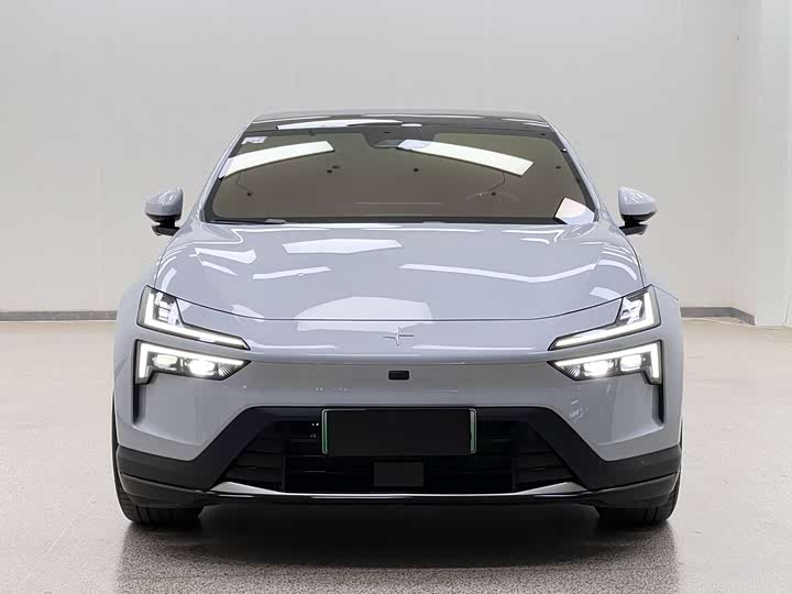 Фото 2 - Polestar 4