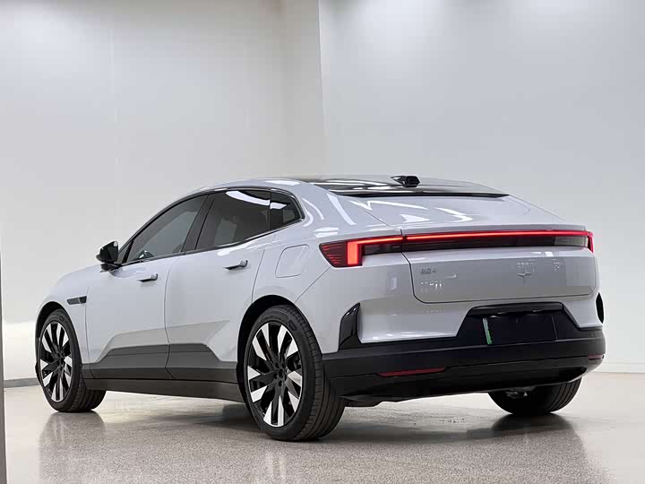 Фото 4 - Polestar 4