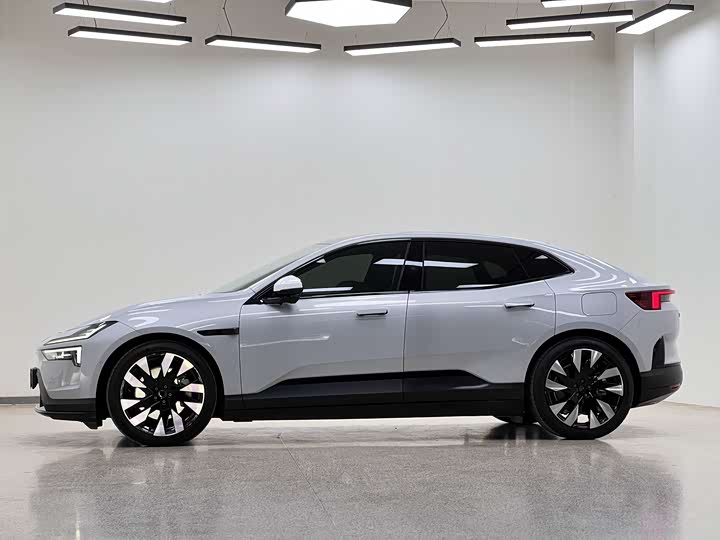 Фото 7 - Polestar 4