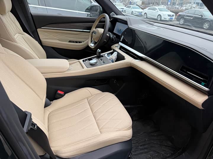 Photo 3 - Geely Monjaro