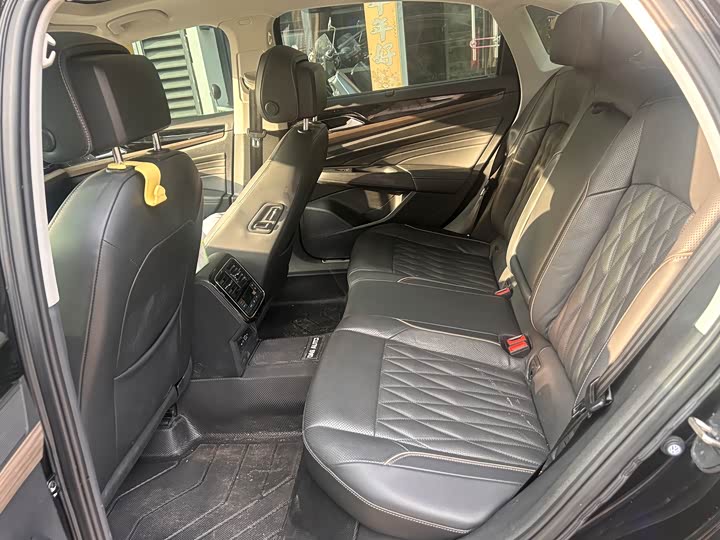 Фото 5 - Volkswagen Passat