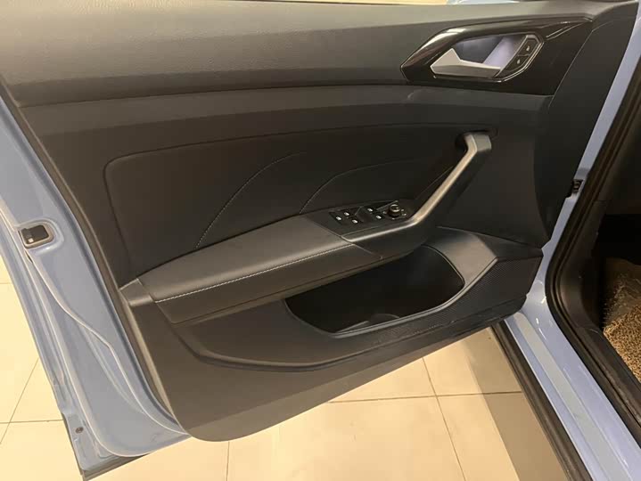 Фото 8 - Volkswagen Tharu